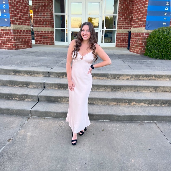 Meet your Posher, Riley - Picture 2 of 6